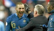 Дешан подава ръка на Бензема