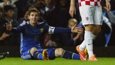 Гросмайстор Меси матира "шахматистите"