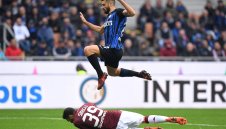 Челси поглежда към Италия, изпраща скаути за Скриниар и Кандрева