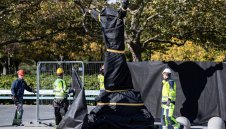 Ибра покани всички ученици в Малмьо на откриването на статуята му