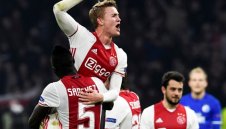 Страховит Аякс разнебити жалък Шалке + ВИДЕО