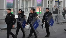 Задържаха бивш турски национал и още 11 души за манипулации на фондовата борса