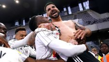 Фулъм отнесе Лутън и е шампион, Митрович пак с рекорд