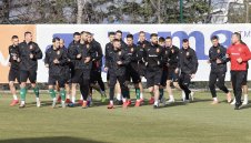 Националите потеглиха за Финландия без трима