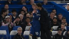 Хлапак се извини на Почетино, за дето го замери с бутилка