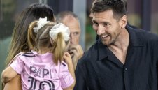 Бекъм благоговее: Меси промени всичко!