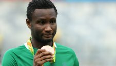 Валенсия преговаря с Джон Оби Микел