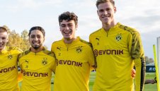 Баба му го трансферира в Дортмунд, ще прави фурор още в събота