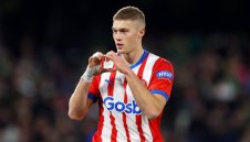 Довбик на крачка от Атлетико Мадрид