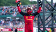 Драма в Мелбърн! Сайнц взе победа за Ферари, Макс отпадна