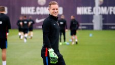 Тер Стеген излиза в мач №100 за Барса