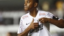 Бивша звезда на Реал и Милан с първи голове в Китай