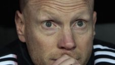 Замер защити Хьонес от нападките на Луис ван Гаал