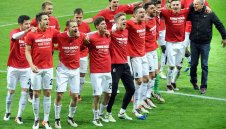 Фрайбург се връща в Бундеслигата