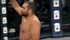 Багата защити титлата си, смачка Дивака за по-малко от 2 минути + ВИДЕО