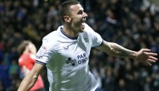 Черногорец остави Престън на върха в Чемпиъншип