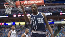 Тъндър и Раптърс отвърнаха на удара