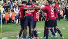 Юве следи голова машина