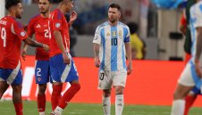 Меси сяда на пейката