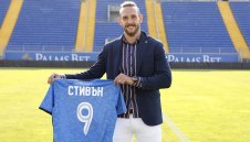 ОФИЦИАЛНО: Стивън Петков пак е играч на Левски