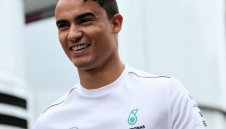 Пилот на Мерцедес ще помага на Ферари