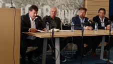 Левски се чуди между чужденци за нов треньор, вече има фаворит!