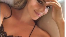 Икер Касияс, който беше свързван с българка, има нова красива мацка + СНИМКИ