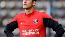 Вижте невероятния гол на българския вратар на Чарлтън + ВИДЕО