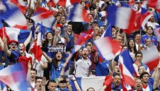 Черна борса с 10 пъти по-скъпи билети за Франция - Ирландия