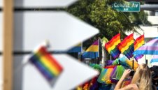 Иска ли футболният свят да се справи с хомофобията? 