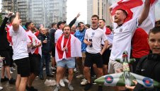 Бири във въздуха, Англия в еуфория от Евро 2020