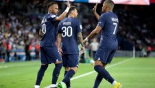 ПСЖ вкарва малко заради Мбапе, Меси и Неймар