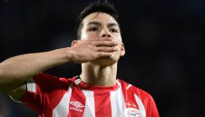 Барса и Наполи влизат в люта битка за Ървинг Лозано от ПСВ