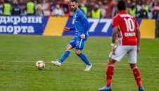 Новата звезда на Левски аут за Славия
