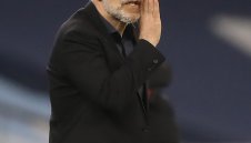 Като носни кърпички! Уотфорд пак смени мениджъра