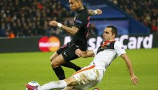 Ван Гаал ще стяга защитата с холандски бек от ПСЖ