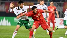 Билд: Високата цена бави трансфера на Илия Груев в Аякс 