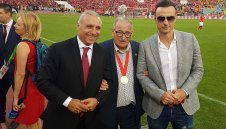 ЦСКА праща златен медал на Стоичков