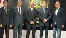 Стоичков посрещна първите гости в своята зала на славата