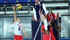 "Лъвиците" загубиха от Франция на старта на европейското