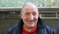 Пената отново култов: Живи сме! Лазим и пак продължаваме