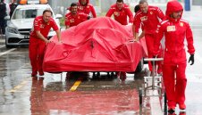 Фетел с проблеми в дъжда на "Монца"