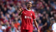 Ливърпул  загуби защитник за сезона