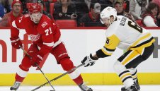 Пингвините завършиха 2017-а с нова загуба