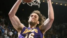 Лейкърс се изравни с Бостън