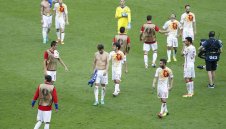 Испанците се завърнаха у дома като мишки