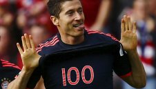 Левандовски подгони рекорда на Герд Мюлер