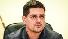 Скандално! Министърът на спорта говори за затвор, любовници и калинки