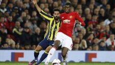 Моуриньо прави Погба централен защитник