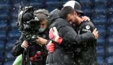 Клоп за Алисон: Най-красивият гол, вкаран от вратар + ВИДЕО